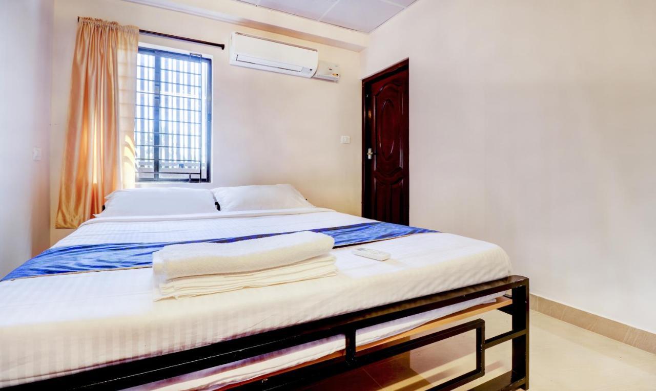 Tri-Star Presidency Cochin Hotel Kochi Buitenkant foto